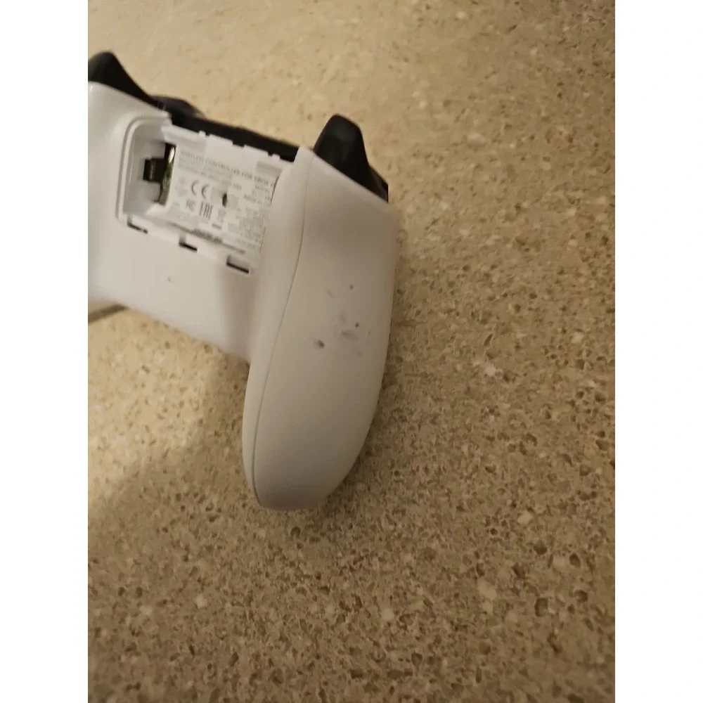 Microsoft 1708 Xbox One Controller - White Untested
